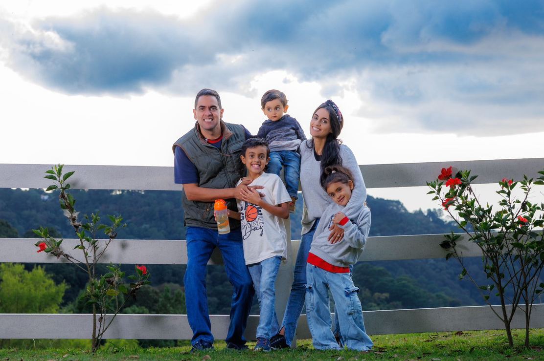 Fotografía de sesión de familia por CineFramas